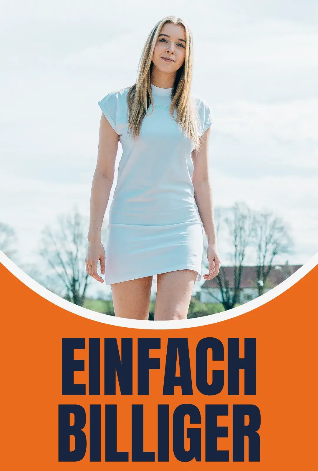 Mädchen in weißem T-Shirt Kleid an einem Steg